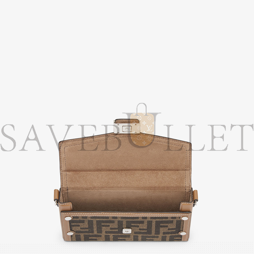 F**di baguette soft trunk phone pouch 7as139afbvf1hrm (18*10.5*3cm)